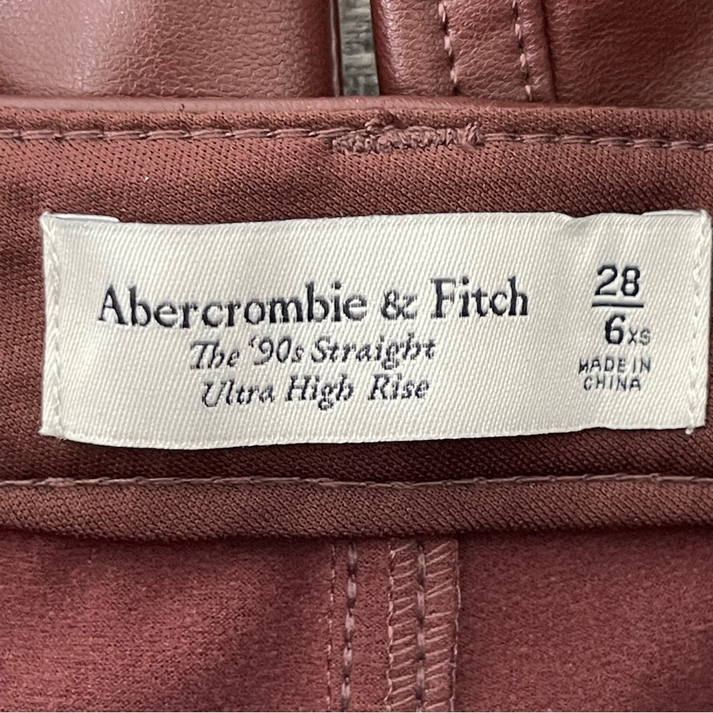 ❌SOLD❌ ABERCROMBIE & Fitch The 90's Straight Ultra High Rise Vegan Leather - Picture 9 of 10